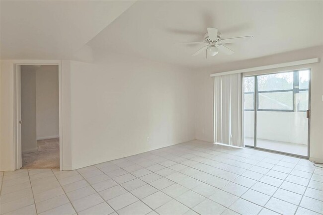 Photo - 3045 Walnut Bend Ln Condo Unit 27