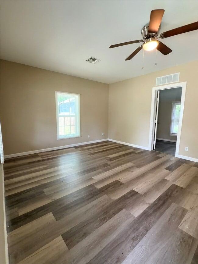 Photo - 516 Hurst Pl