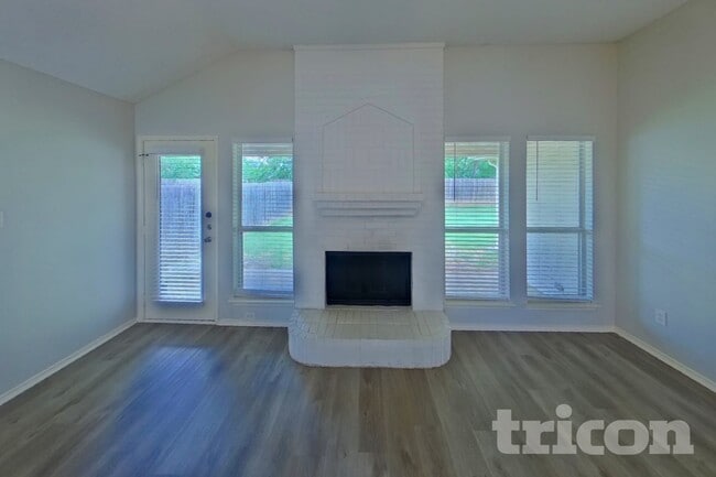 Photo - 757 Dema Ln