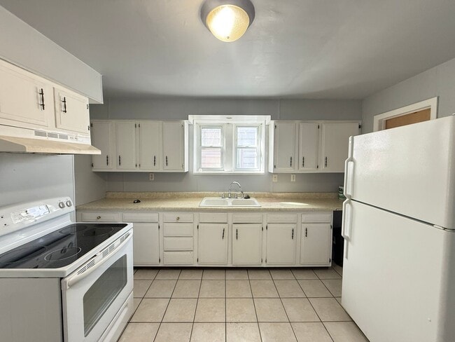 Building Photo - 1231 1/2-1409 1/2 18th Ave Unit 1409