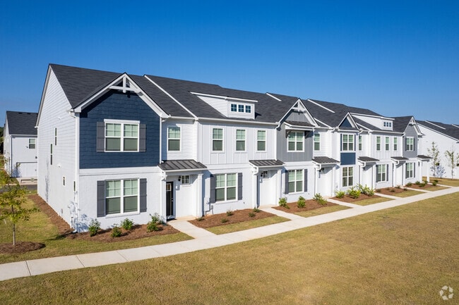 Building Photo - The Hamilton