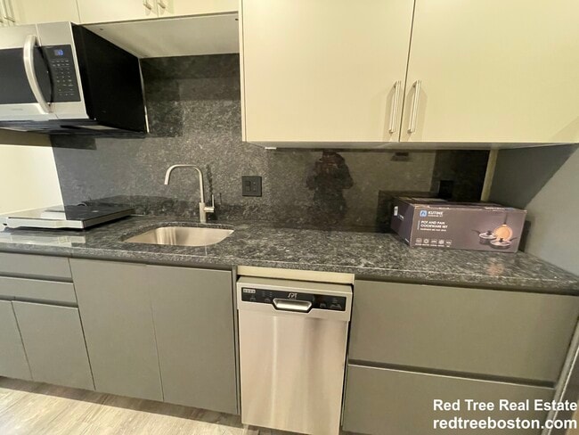 Photo - 1028a Commonwealth Ave Unit 404