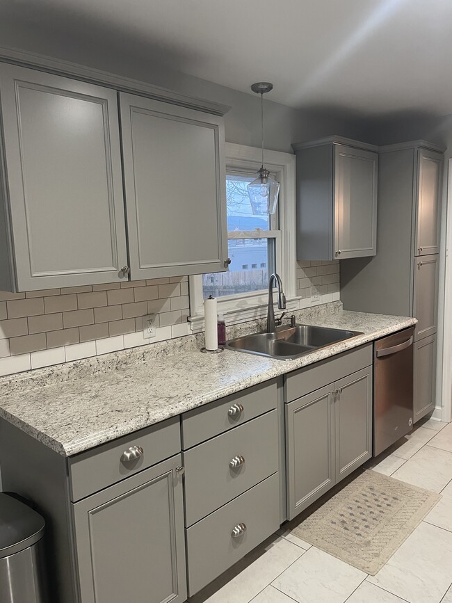 Photo - 1424 Longview Ave