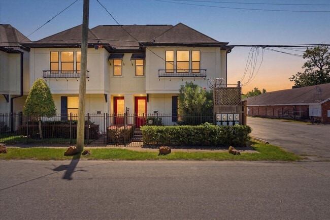 Photo - 2305 Bastrop St