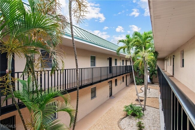 Building Photo - 3903 Del Prado Blvd S Unit 203 Rental