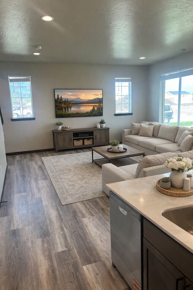 2-Story Duplex Livingroom - Thayer Cottages