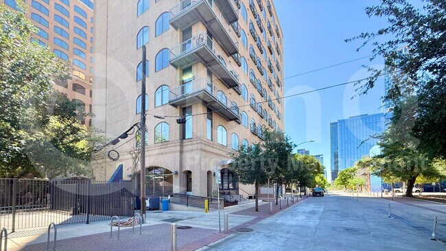 Photo - 507 Sabine St