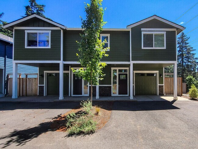Building Photo - BOONE667-669-NEW Unit 669