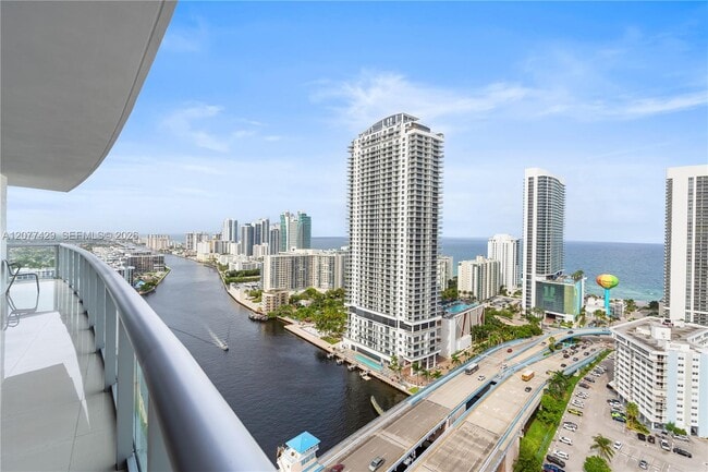 Photo - 2600 E Hallandale Beach Blvd Unit T2802
