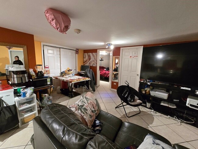 Photo - 1118 85th St