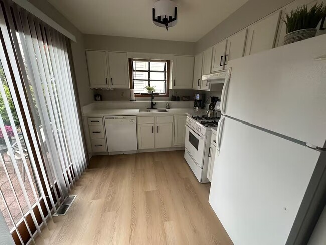 Photo - 131 Newberry Ave