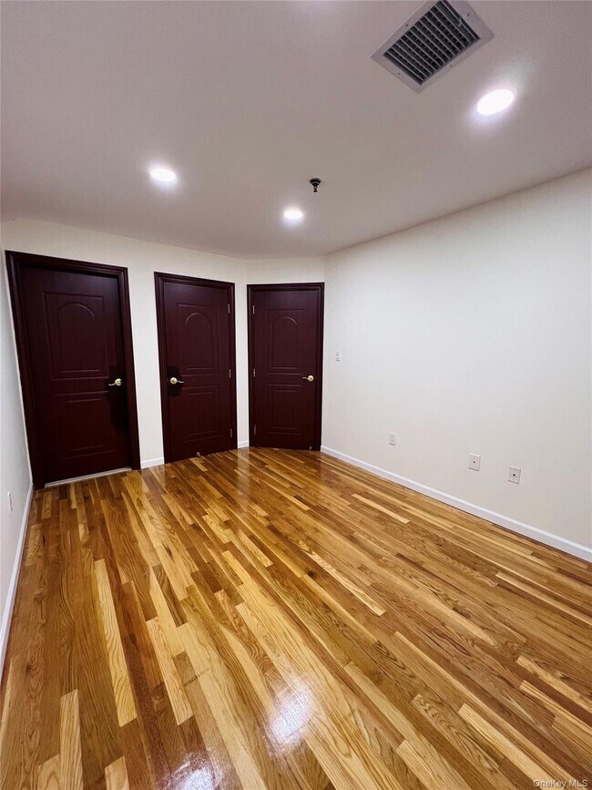 Photo - 104-8 220th St Unit 2nd flr