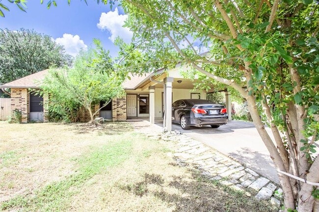 Building Photo - 2409 Berkett Dr Rental