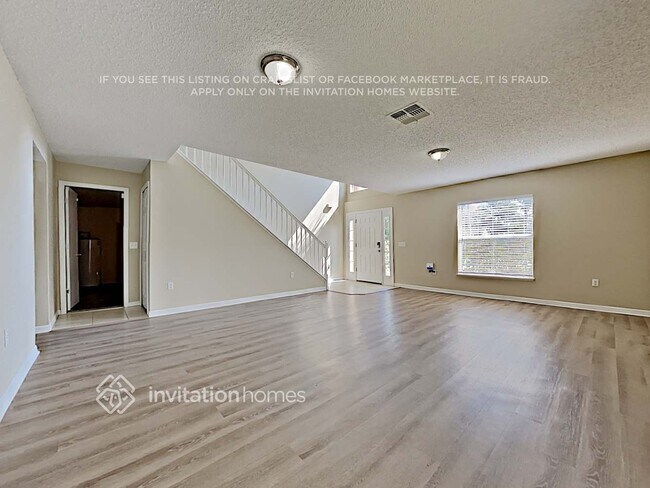 Photo - 1225 Howland Blvd