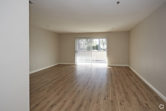 Tamarack Gardens Apartments