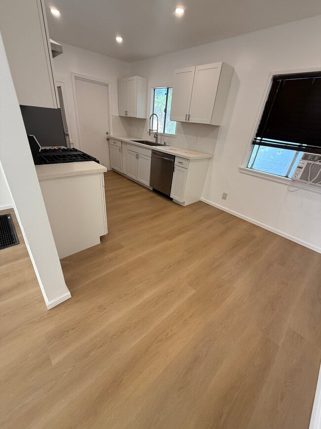 Photo - 1543 11th St Unidad D