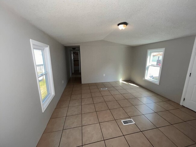 3118 Dudley Rd