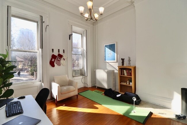 Photo - 270 Montgomery St