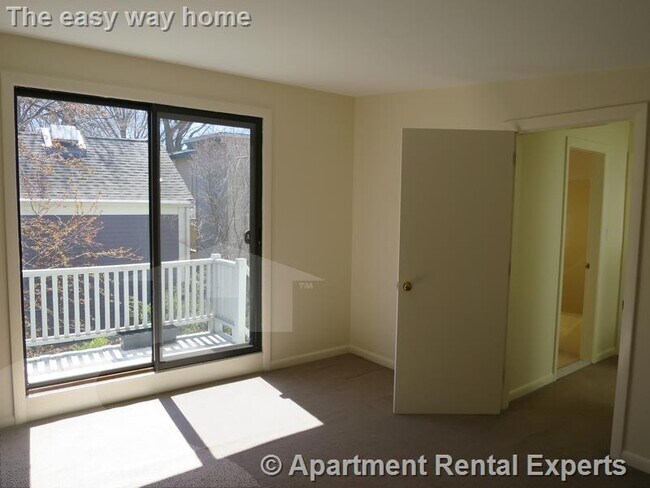 Photo - 61A Sixth St