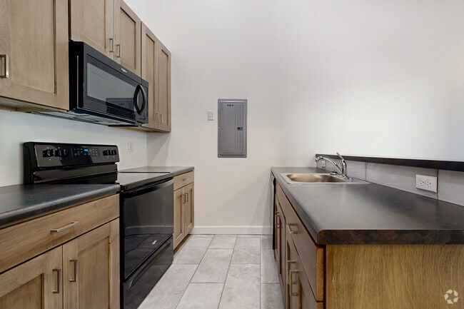 2BR - 1BA, 746SF
