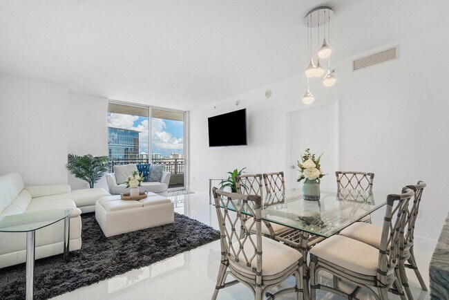 Photo - 550 Okeechobee Blvd Unidad 1809