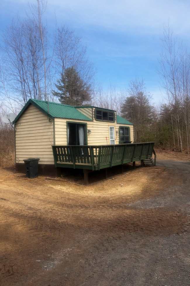 Building Photo - 6 Cabin Way