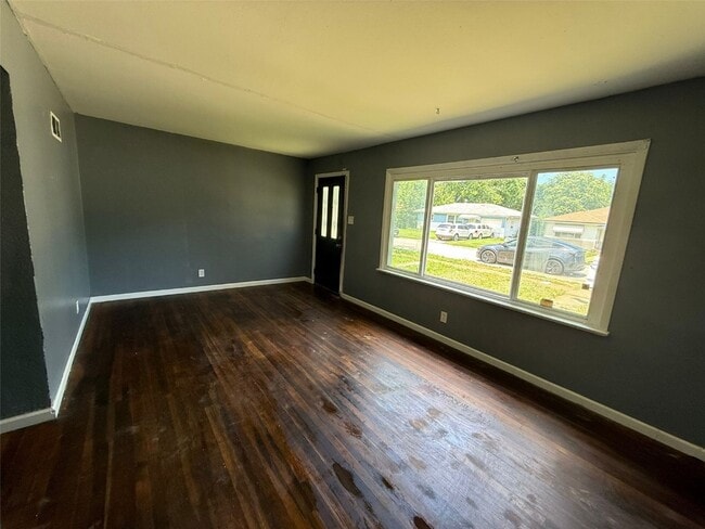 Photo - 5944 Laura Ave