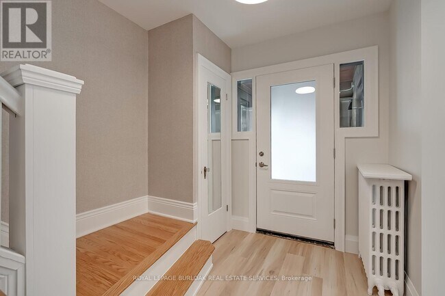 Photo - 1222 King St W