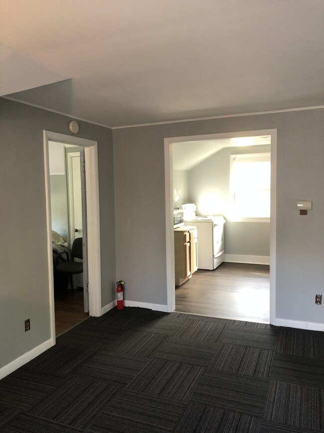 Kitchen - 1012 W Armstrong Ave Unit 1012-1