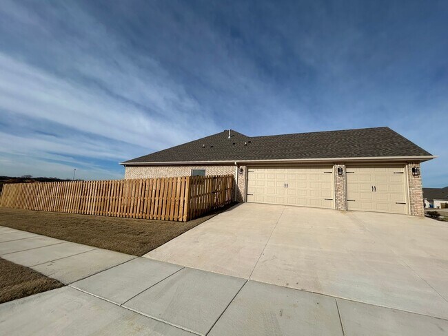 Photo - Beautiful Modern Home in Pea Ridge!