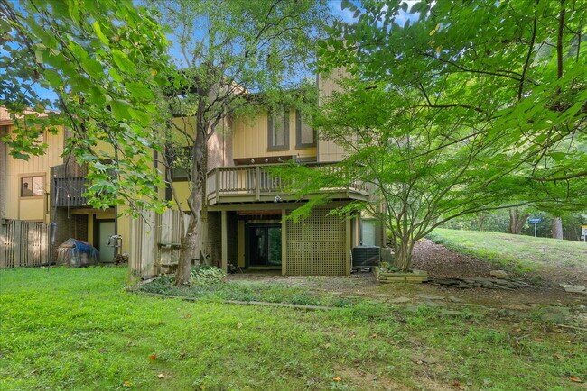 Photo - "Luxurious Reston Retreat: Spacious 2400 S...