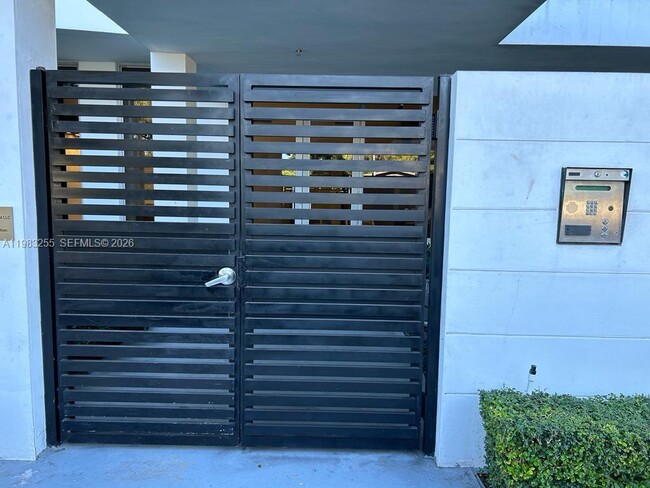 Photo - 13800 Highland Dr Unit 402