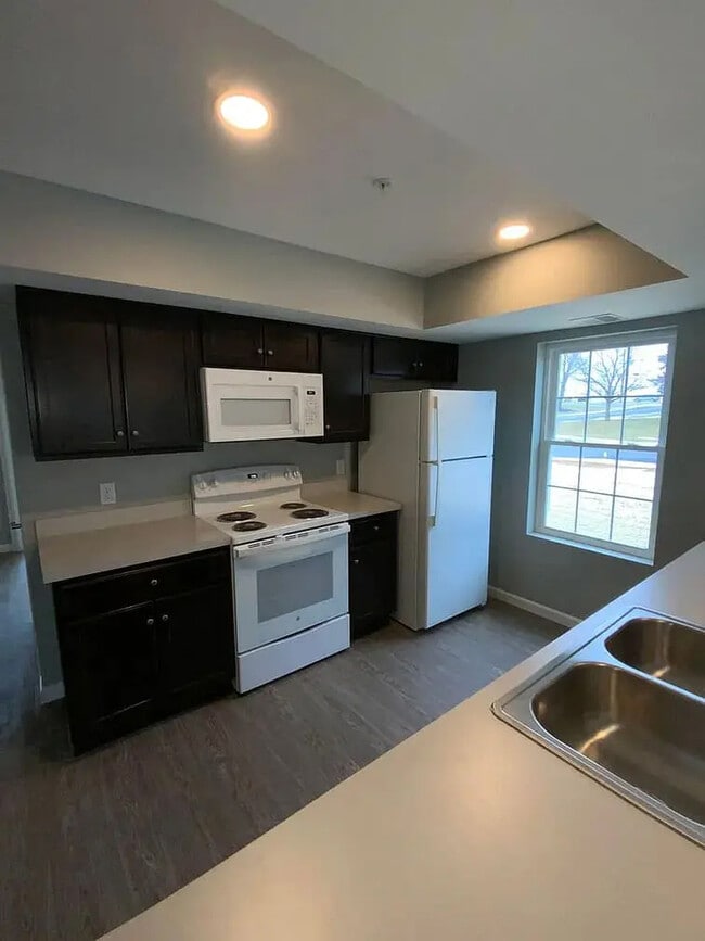 Photo - 200 Larkspur Ln