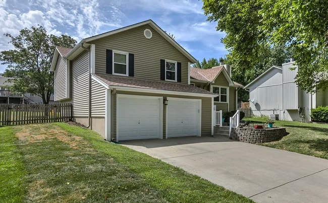 Photo - 420 SE Onyx Dr