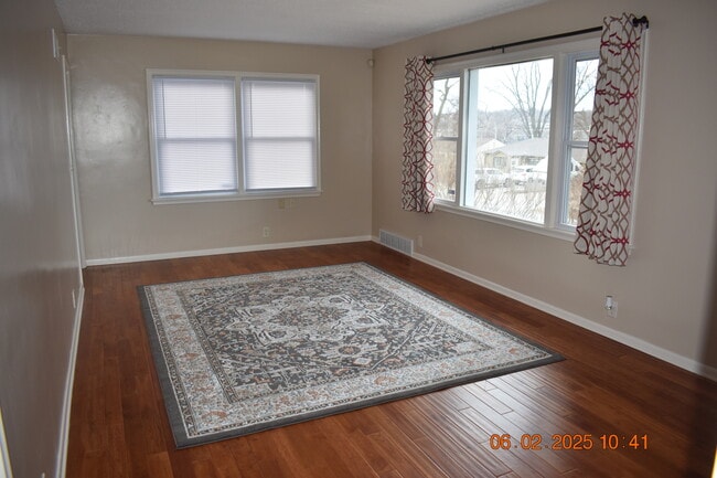 Photo - 711 S 68th Ave