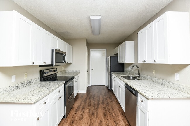 Photo - 2100 Cedar Ct