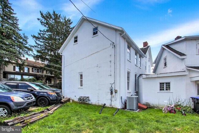 Photo - 103 Rampike Hill Rd