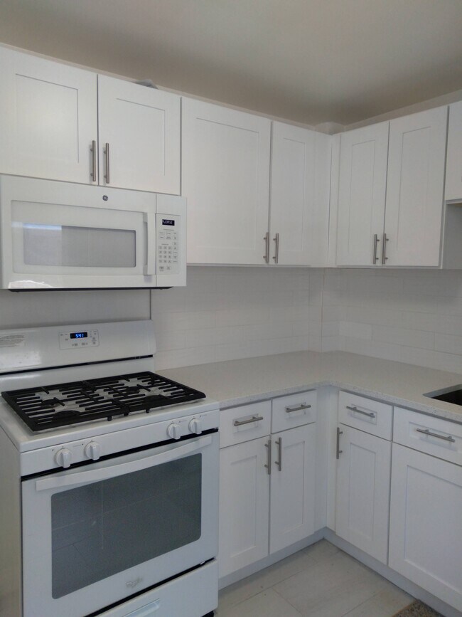 Photo - 907 Austin St Unit 2