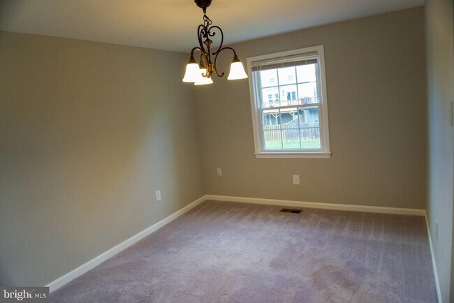 Photo - 7341 Crestleigh Cir