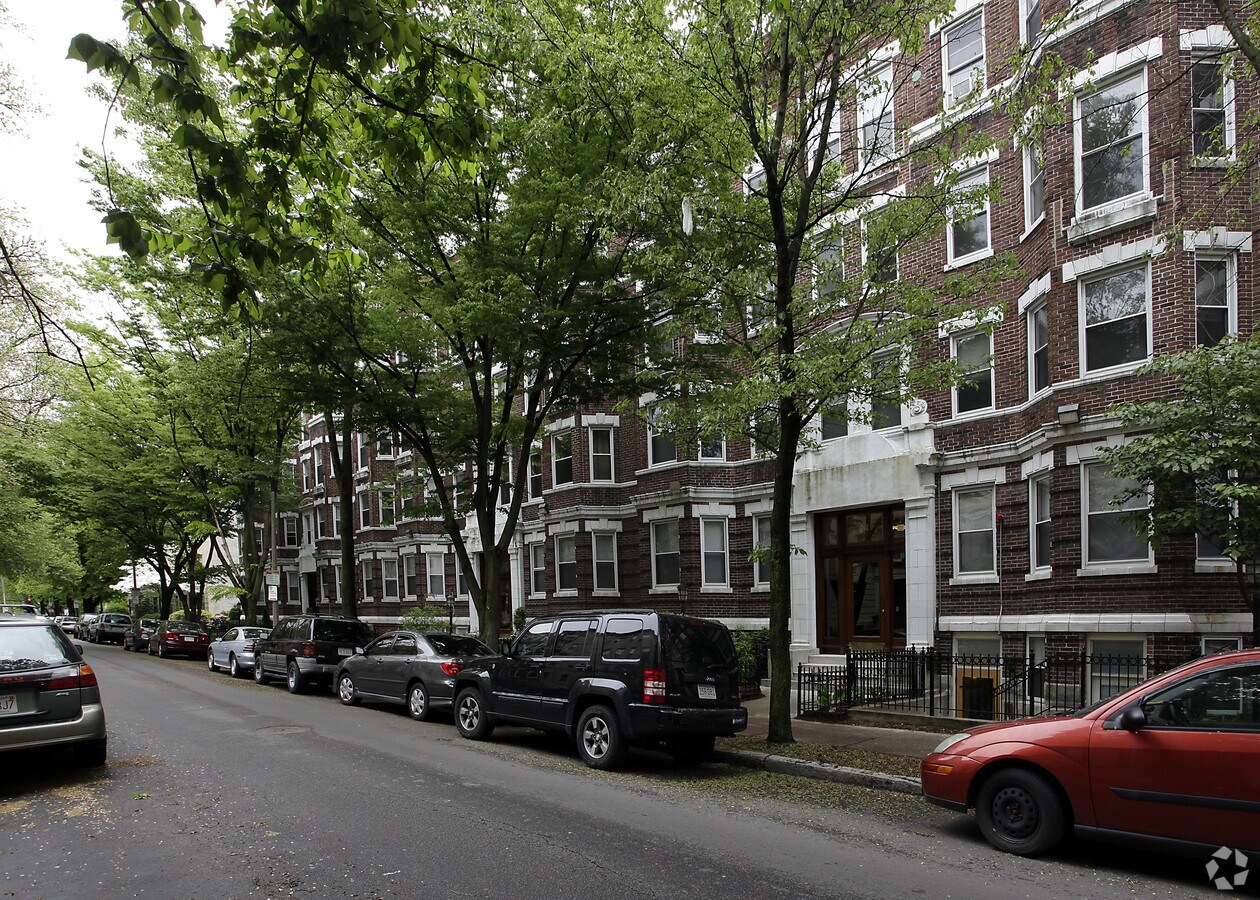 Photo - 40-40 Queensberry