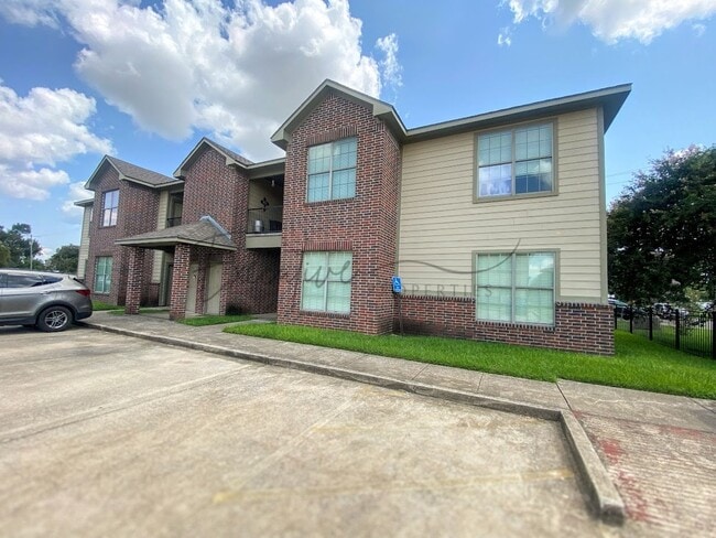 Building Photo - 311 E Hale St Unit A Rental