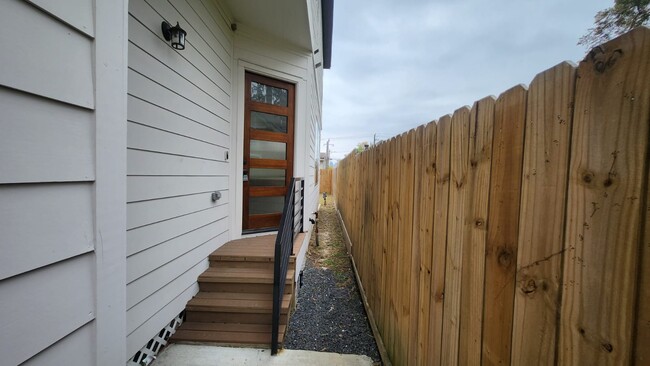 Photo - 126 Amundsen St