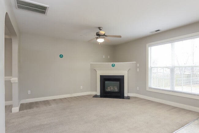 Photo - 120 Braxman Ln