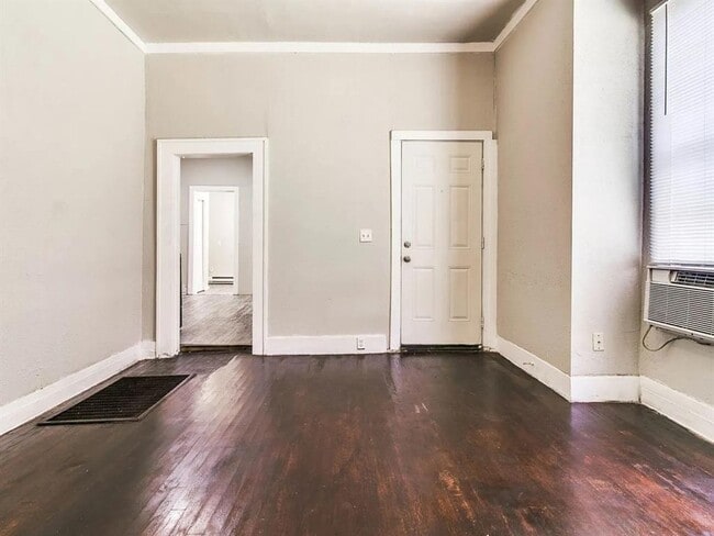 Building Photo - 1740 NW 11th St Unit A