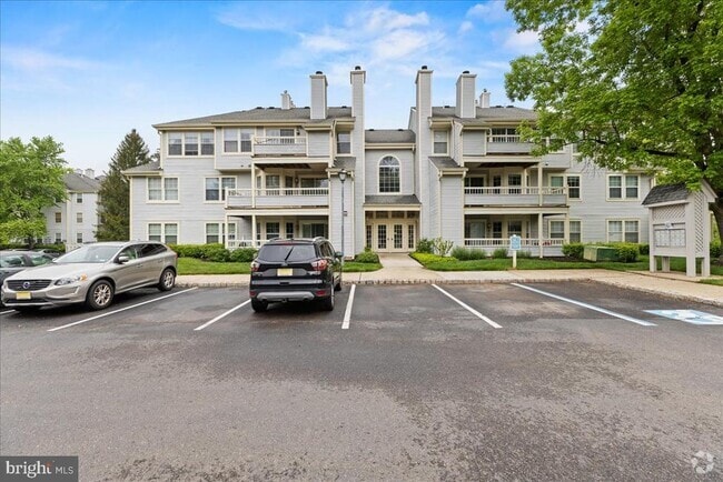 Building Photo - 202 Salem Ct Unit 11 Rental