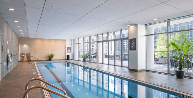 Photo - 201 W Lake St Unidad 2406