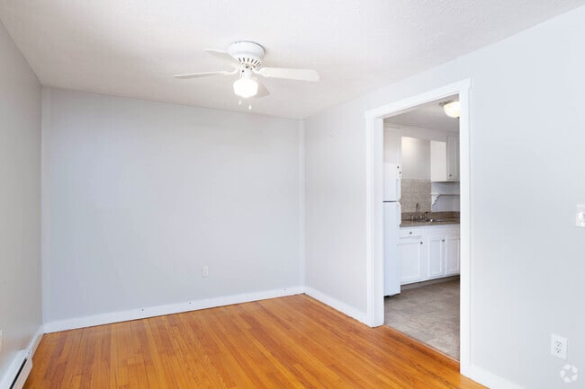 1BR, 1BA - 660 SF - Dining Room - Pinney Brook