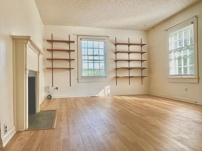 Photo - 1745 Allen Ave