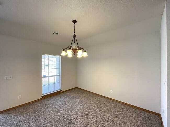 Photo - De Santiago Duplex ~ B (NMU) Unit 4616 Loch Ln