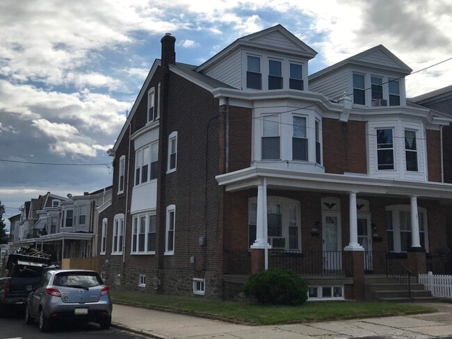 Photo - 4430 Mitchell St
